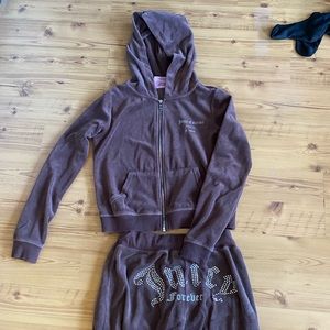 Juicy Couture x Forever 21 women’s Small brown velour tracksuit